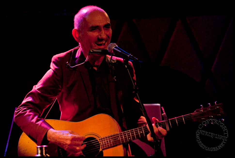 MOREimages – Andrzej Liguz » Blog Archive » Paul Kelly in NYC: S To Z ...