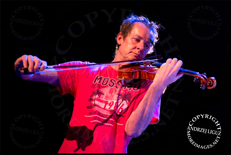 ACO Underground Artistic Director and Lead Violin Richard Tognetti © Andrzej Liguz/moreimages.net. Not to be used without permission