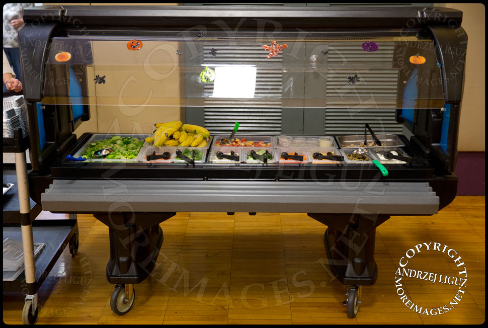 The Lets Move Salad Bar at Vails Gate Elementary School in New Windsor, NY © Andrzej Liguz/moreimages.net. Not to be used without permission