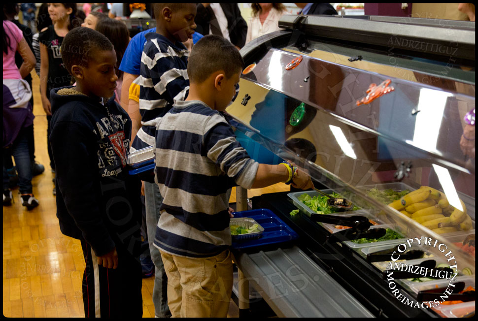 Pupils serving themselves from the Lets Move Salad Bar at Vails Gate Elementary School in New Windsor, NY © Andrzej Liguz/moreimages.net. Not to be used without permission