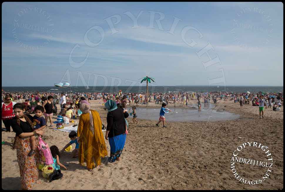 Coney Island Beach 2013 © Andrzej Liguz/moreimages.net. Not to be used without permission