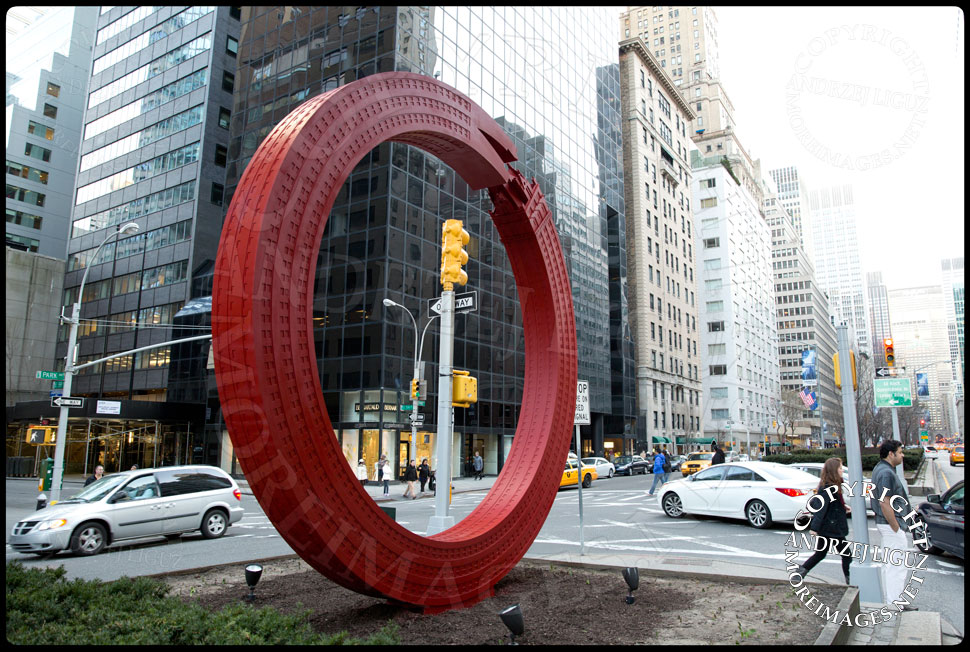 Sherry Netherland Sculpture, Park Ave and 59th St © Andrzej Liguz/moreimages.net. Not to be used without permission