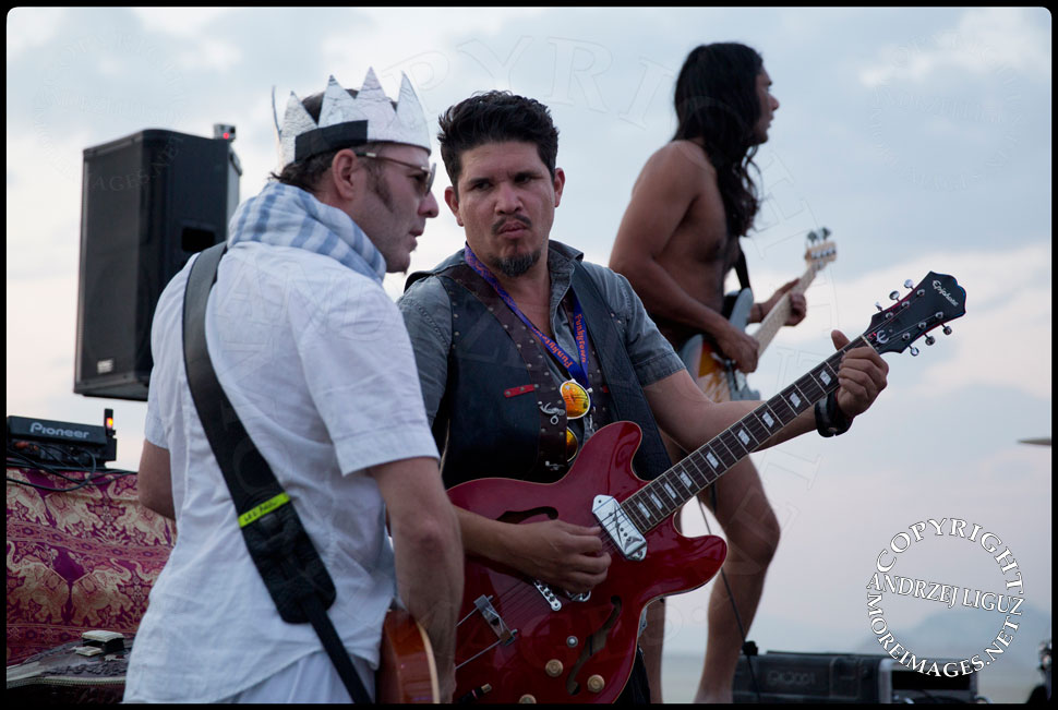 Rob Myers, Rob Garza, & Ashish from Thievery Corp performing at Burning Man © Andrzej Liguz/moreimages.net. Not to be used without permission
