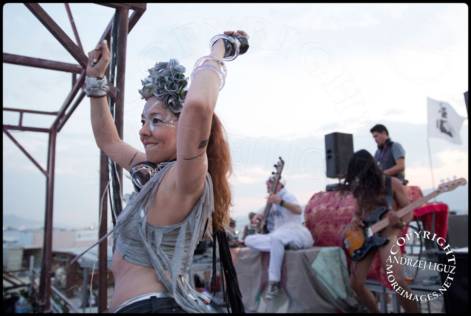 Natalia dancing with Thievery Corp at Burning Man © Andrzej Liguz/moreimages.net. Not to be used without permission